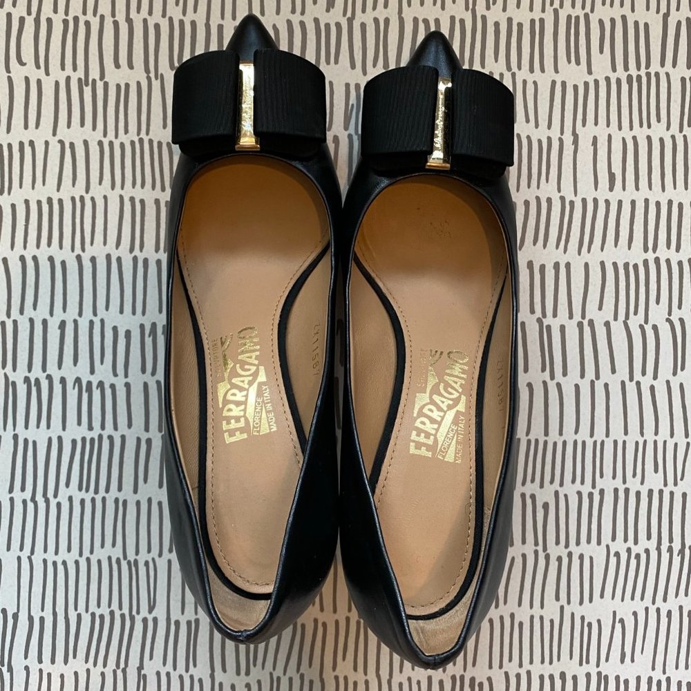 Salvatore Ferragamo Pointed Toe Pumps Mimi Heels - Picture 5 of 11